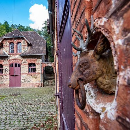 Gite Les Ecuries Du Manoir De Benedicte Cahan Exterior foto