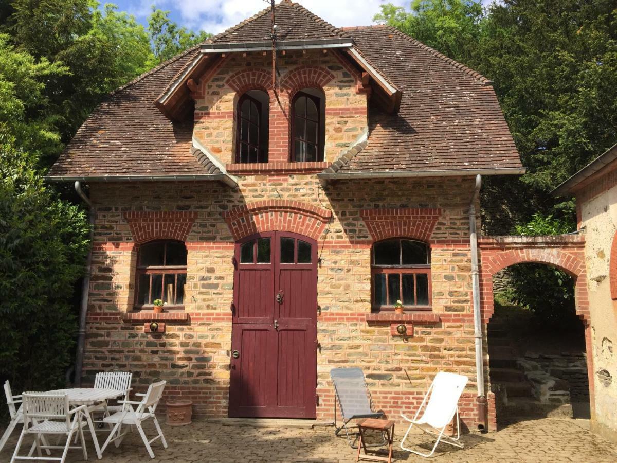 Gite Les Ecuries Du Manoir De Benedicte Cahan Exterior foto